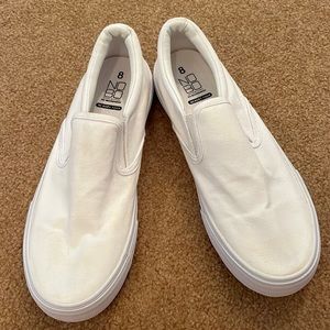 No Boundaries White Slip-On Sneakers